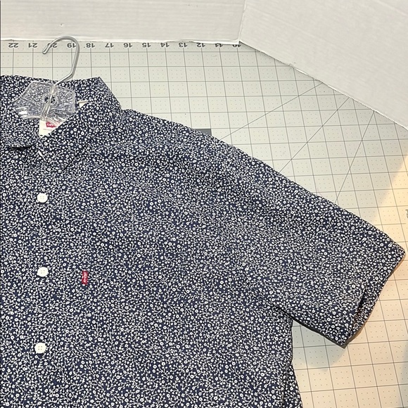 Levi's Blue and White Casual Button Down Shirt Relaxed Fit - Picture 6 of 10
